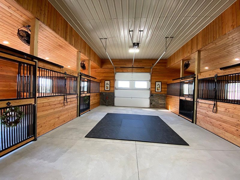 Setting Up The Ideal Horse Stable And Paddock
